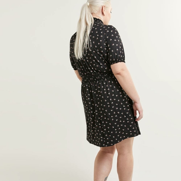 Reitmans Short Puffed Sleeve Mock Neck Printed Dress with Elastic Waist - Picture 2 of 3